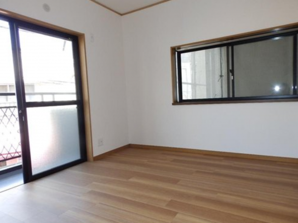 神戸市垂水区王居殿、中古一戸建ての居間画像です