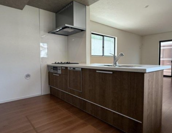 神戸市垂水区歌敷山、中古一戸建てのキッチン画像です