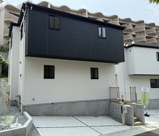 神戸市垂水区歌敷山、中古一戸建ての外観画像です