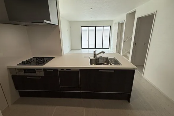 神戸市垂水区歌敷山、中古一戸建てのキッチン画像です