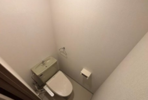 神戸市垂水区千代が丘、マンションのトイレ画像です