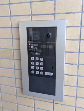 神戸市垂水区千代が丘、マンションのエントランス画像です