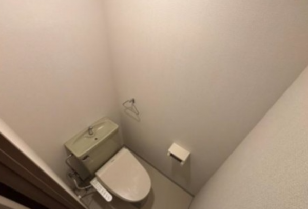 神戸市垂水区千代が丘、マンションのトイレ画像です