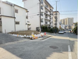 神戸市垂水区舞子台、土地の前面道路を含む現地写真画像です