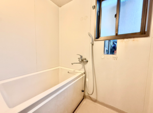 神戸市垂水区舞子台、中古一戸建ての風呂画像です
