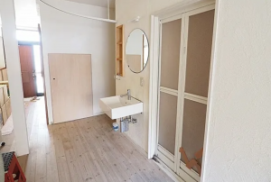 神戸市垂水区清水が丘、収益物件/マンションの洗面画像です