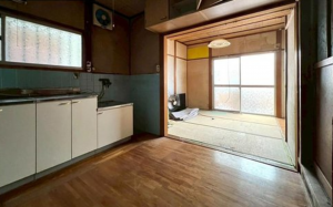 神戸市垂水区歌敷山、中古一戸建てのキッチン画像です