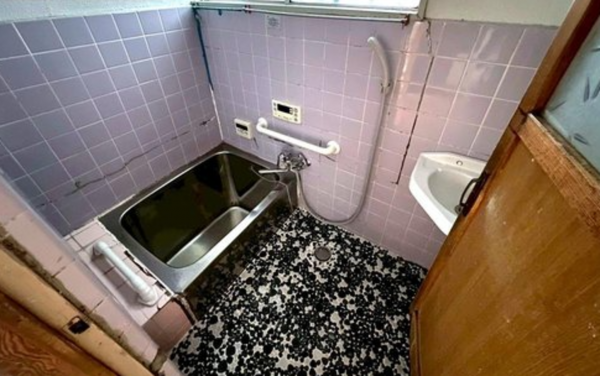 神戸市垂水区歌敷山、中古一戸建ての風呂画像です