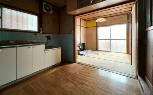 神戸市垂水区歌敷山、中古一戸建てのキッチン画像です