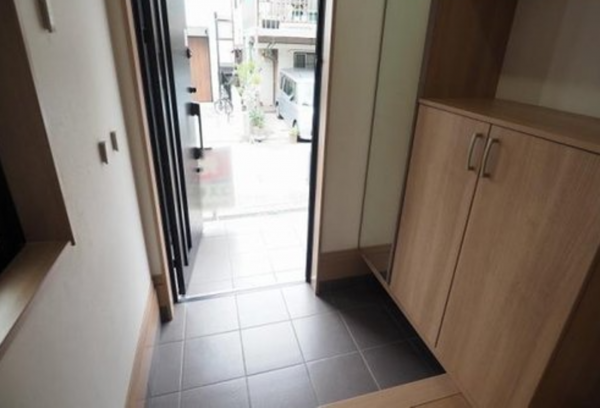 神戸市垂水区乙木、中古一戸建ての玄関画像です