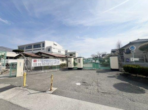 神戸市垂水区舞子台、新築一戸建ての中学校画像です