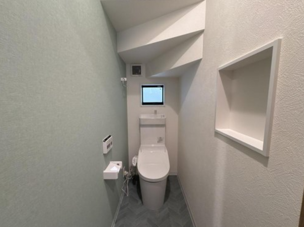 神戸市垂水区舞子台、新築一戸建てのトイレ画像です