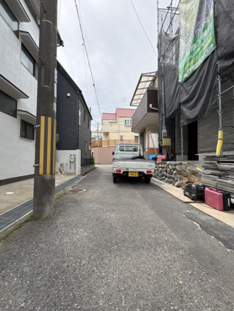 神戸市垂水区舞子台、新築一戸建ての前面道路を含む現地写真画像です