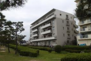 神戸市垂水区海岸通、マンションの外観画像です