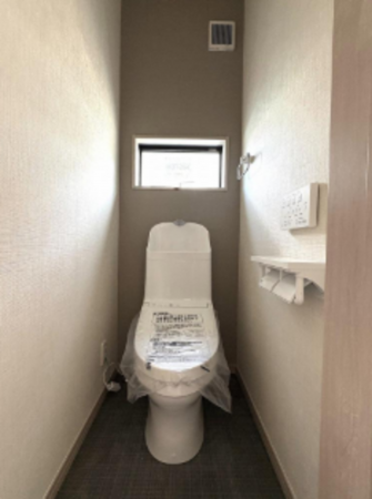 神戸市垂水区青山台、新築一戸建てのトイレ画像です