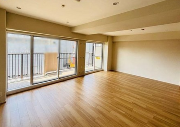 神戸市垂水区舞子台、マンションの居間画像です