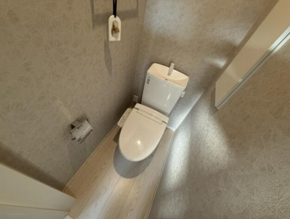 神戸市垂水区霞ケ丘、中古一戸建てのトイレ画像です