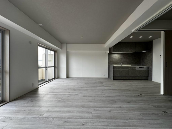 神戸市垂水区海岸通、マンションの居間画像です