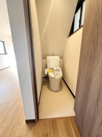 神戸市垂水区千鳥が丘、中古一戸建てのトイレ画像です
