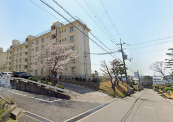 神戸市垂水区南多聞台、マンションの外観画像です