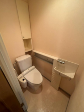 神戸市垂水区陸ノ町、マンションのトイレ画像です
