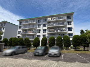 神戸市垂水区高丸、マンションの外観画像です