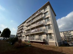 神戸市垂水区青山台、マンションの外観画像です