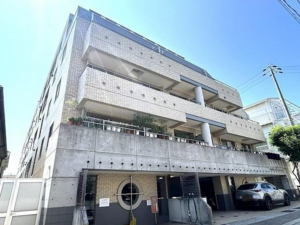 神戸市垂水区霞ケ丘、マンションの外観画像です