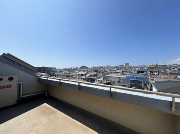 神戸市垂水区霞ケ丘、マンションのバルコニー画像です