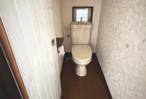 神戸市垂水区旭が丘、中古一戸建てのトイレ画像です