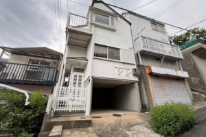 神戸市垂水区旭が丘、中古一戸建ての外観画像です