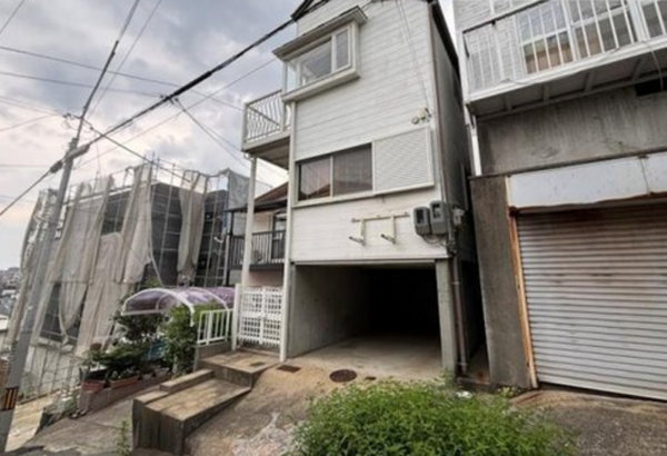 神戸市垂水区旭が丘、中古一戸建ての外観画像です