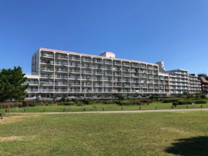 神戸市垂水区海岸通、マンションの外観画像です
