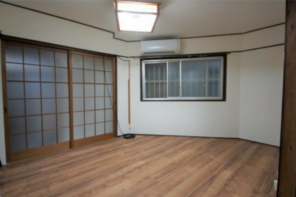 神戸市垂水区東垂水、収益物件/住宅の居間画像です