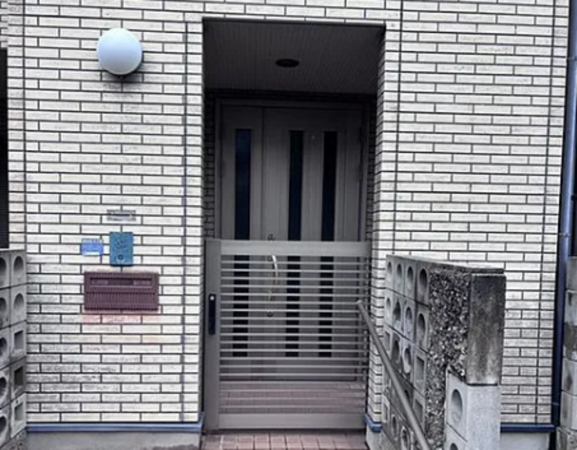神戸市垂水区清水が丘、中古一戸建ての玄関画像です