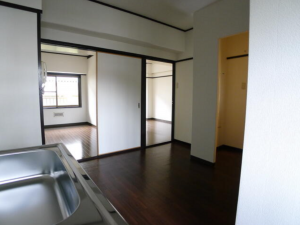 神戸市垂水区王居殿、収益物件/住宅の居間画像です