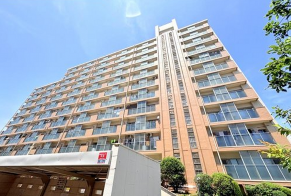 神戸市垂水区上高丸、マンションの外観画像です