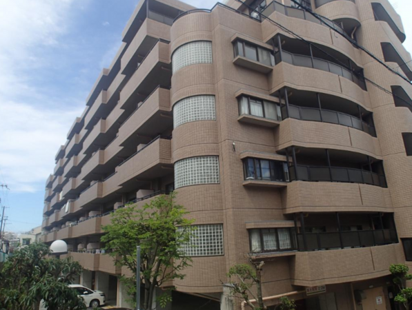 神戸市垂水区高丸、マンションの外観画像です