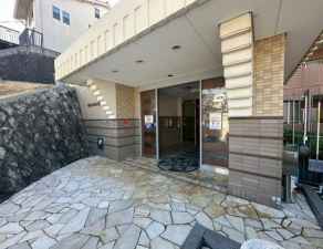 神戸市垂水区舞子台、マンションの外観画像です