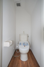 神戸市垂水区千鳥が丘、中古一戸建てのトイレ画像です