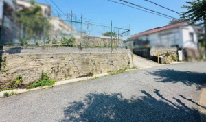 神戸市垂水区王居殿、土地の前面道路を含む現地写真画像です