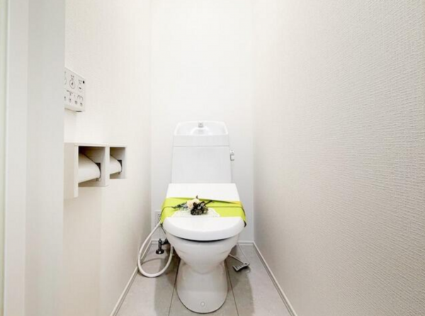 神戸市垂水区乙木、新築一戸建てのトイレ画像です