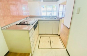 神戸市垂水区西舞子、マンションのキッチン画像です