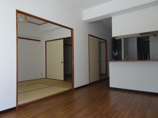神戸市垂水区西舞子、マンションの内装画像です