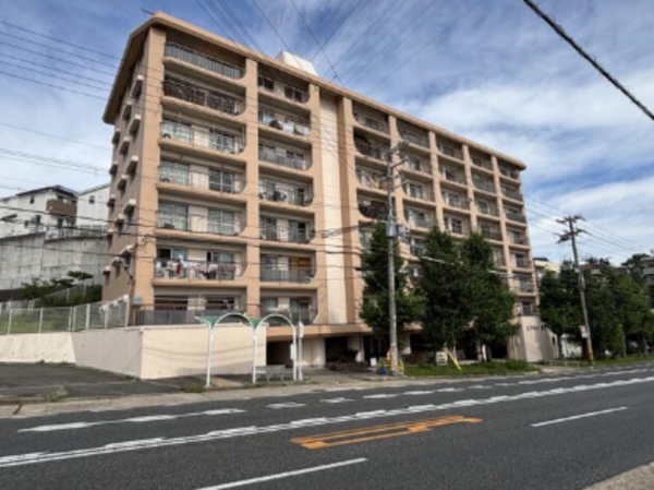 神戸市垂水区舞子坂、マンションの外観画像です