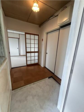 神戸市垂水区青山台、マンションの玄関画像です