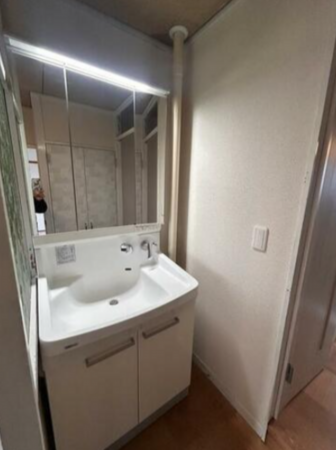 神戸市垂水区青山台、マンションの洗面画像です