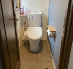 神戸市垂水区星陵台、中古一戸建てのトイレ画像です