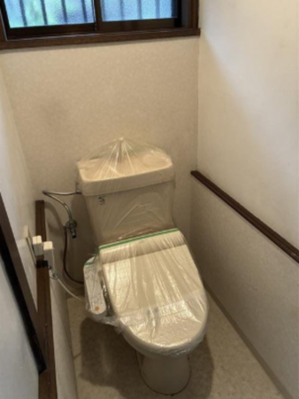 神戸市垂水区海岸通、中古一戸建てのトイレ画像です