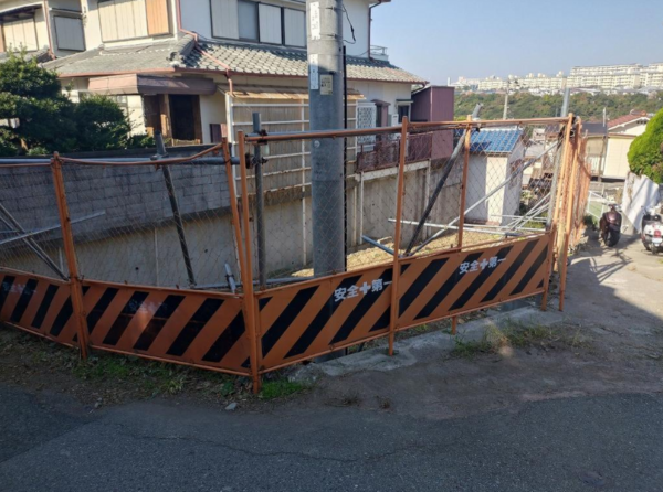 神戸市垂水区舞子坂、土地の前面道路を含む現地写真画像です